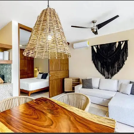 108 Amena Minutes To The Beach With Pool & Gym Apartment